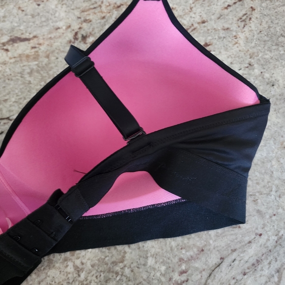 Victoria's Secret Wireless Black Bra - Picture 3 of 5
